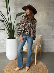 27 Tie Front Puff Sleeve Leopard Blouse