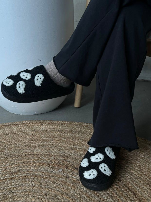 27 Halloween Slippers