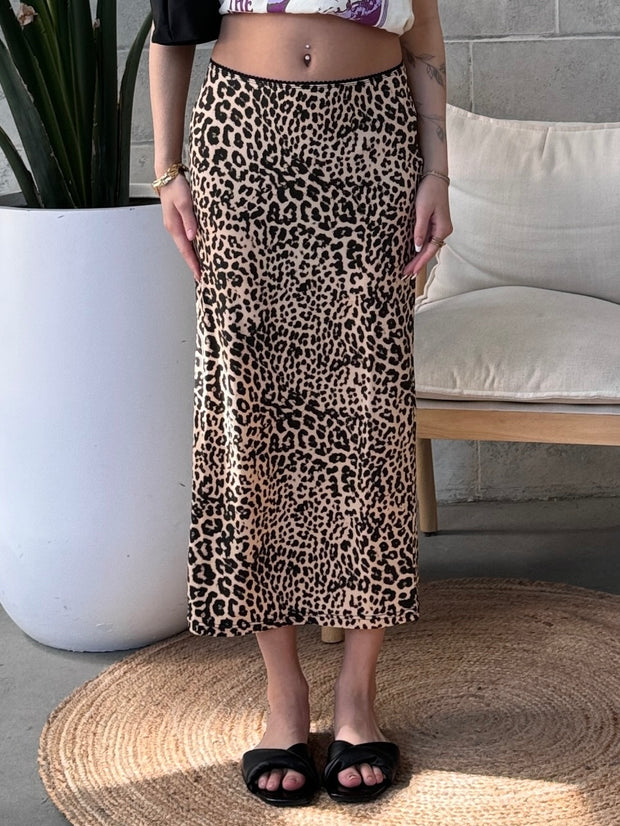 NOISY MAY Avery Leopard Midi Skirt