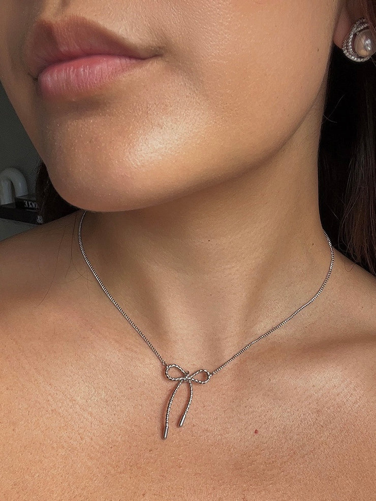 27 Metal Bow Necklace