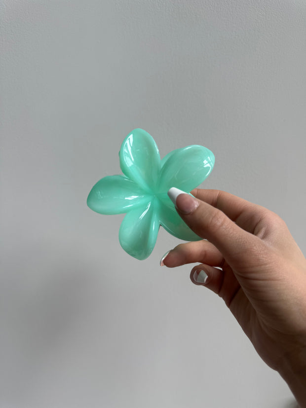 27 Flower Claw Clip