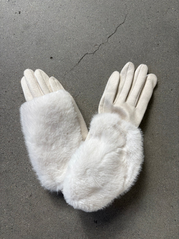 C'EST MOI 2 Piece Faux Fur Gloves