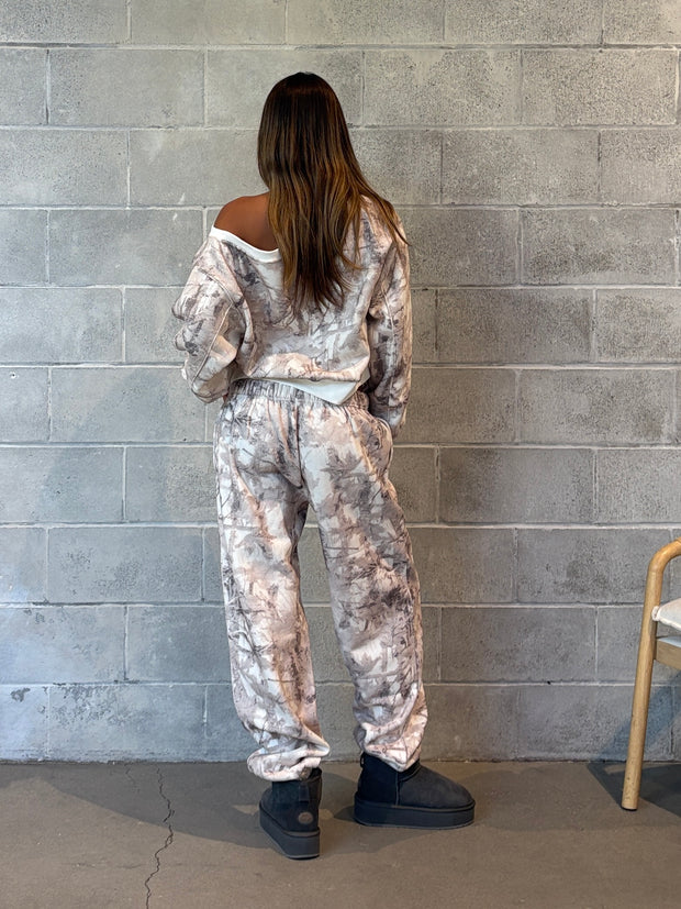 27 Avery Camo Fleece Off-Shoulder Sweatshirt