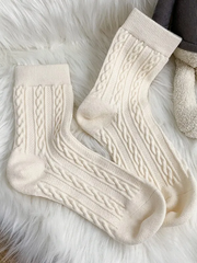 27 Cable Knit Crew Socks