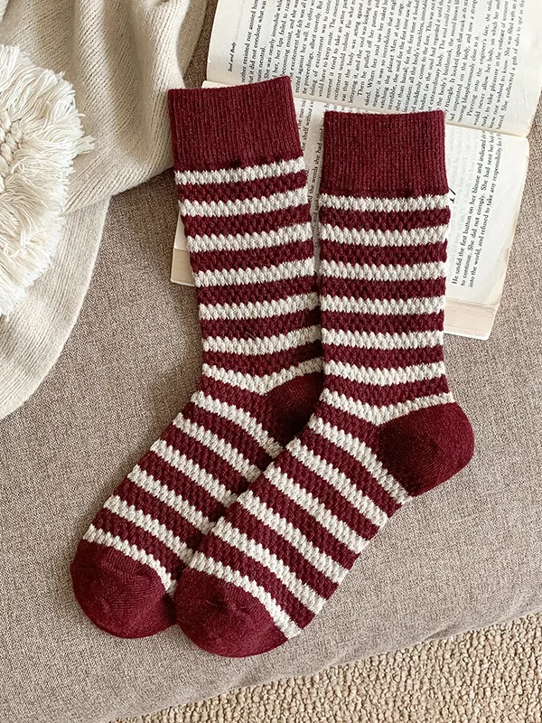 27 Textured Striped Crew Socks