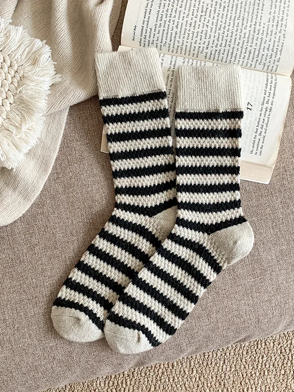27 Textured Striped Crew Socks