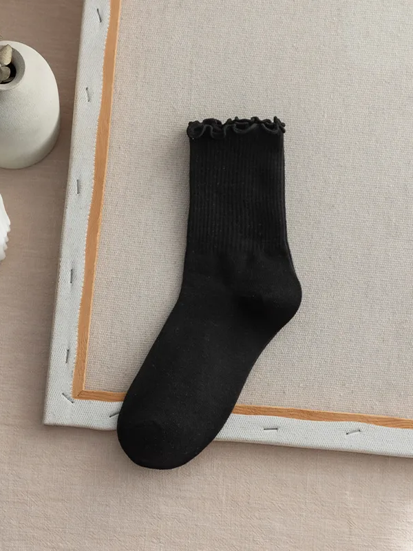 27 Ruffle Trim Crew Socks