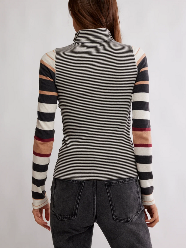 FREE PEOPLE Avery Zip Up Top