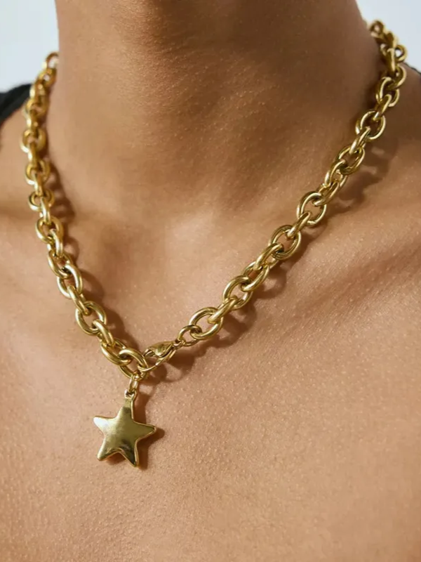 27 Chunky Star Pendant Necklace
