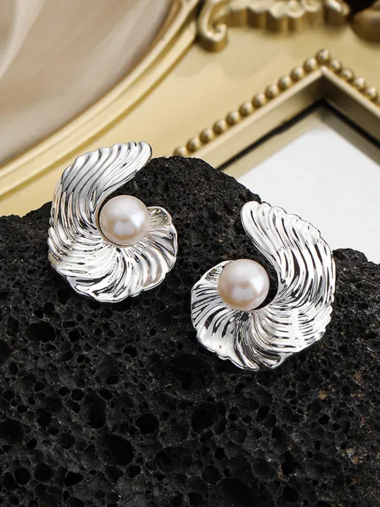 27 Pearl Swirl Stud Earrings