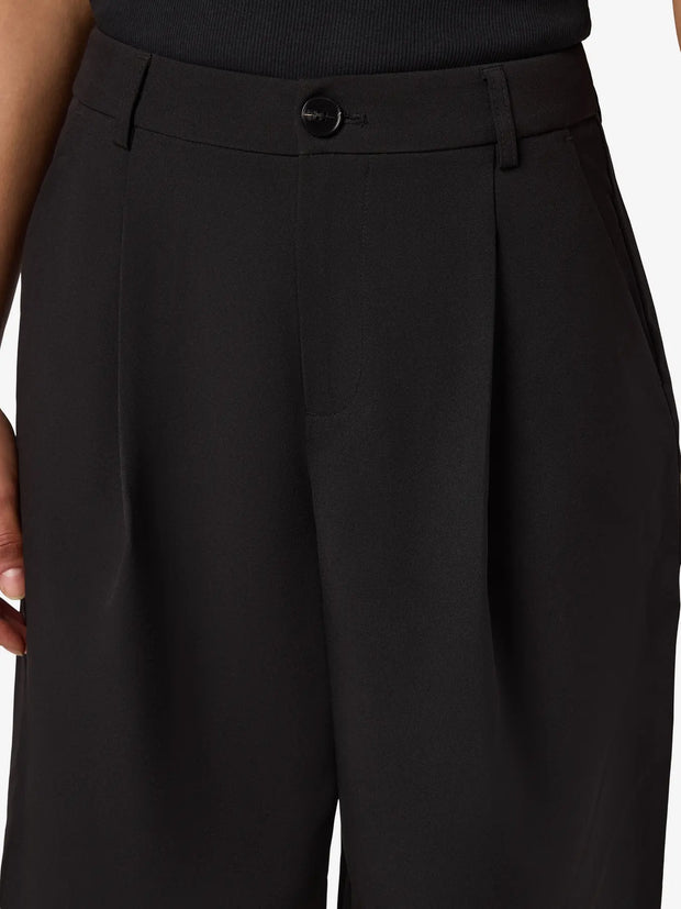 NOISY MAY Tailored Bermuda Jorts