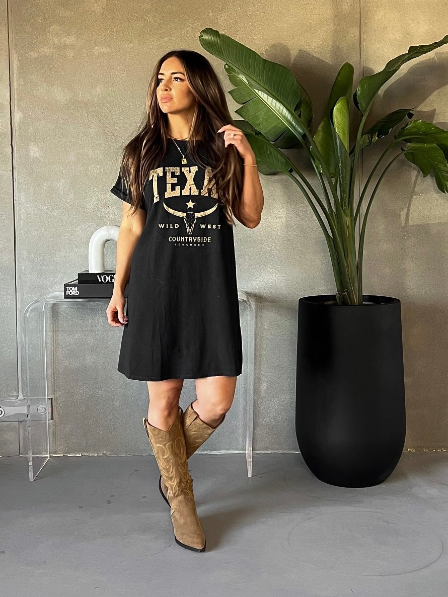 western t shirt dress Rock and Roll Cowgirl Women's Black Wild West Graphic Tee BWD1R04022 S Roll Denim adds a flare of fun to their Western apparel Oversized tee dress