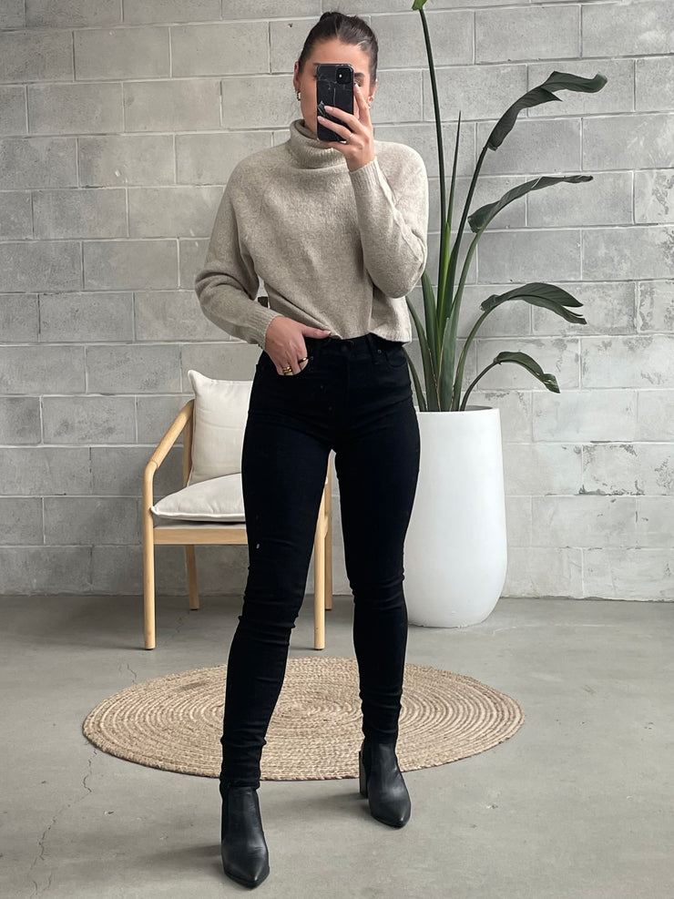 LEVI'S 721 High Rise Skinny Long Shot