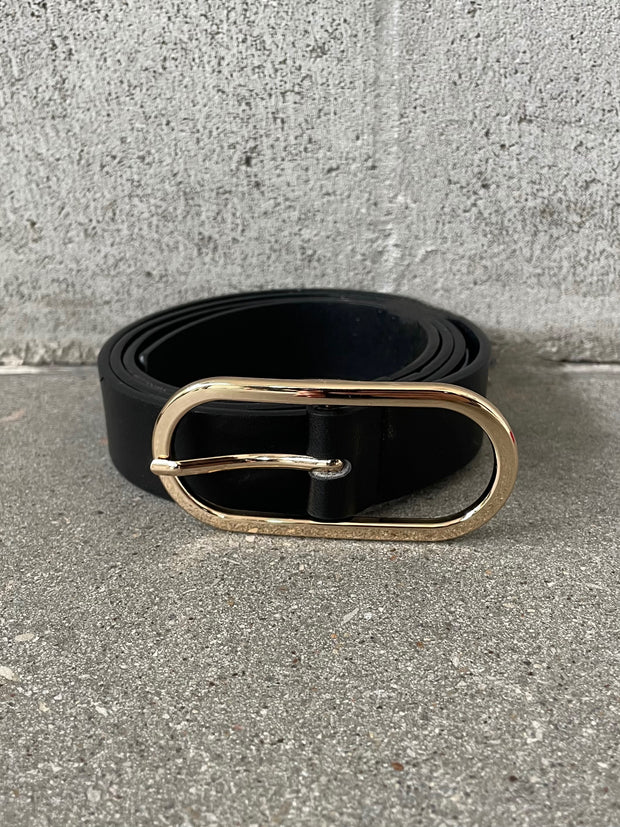 27 Oval Buckle Belt