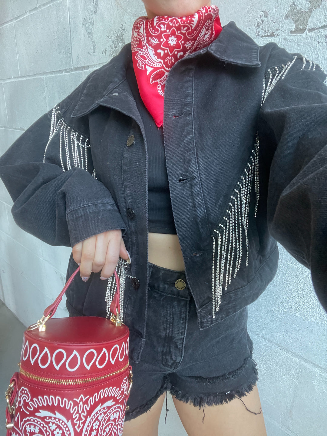 ジャケット・アウター 00s red cropped fringe denim jacket Festival Ready Red Fringe Jacket with Studs | Hot Topic
