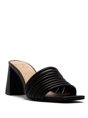 27 Kylie Heel